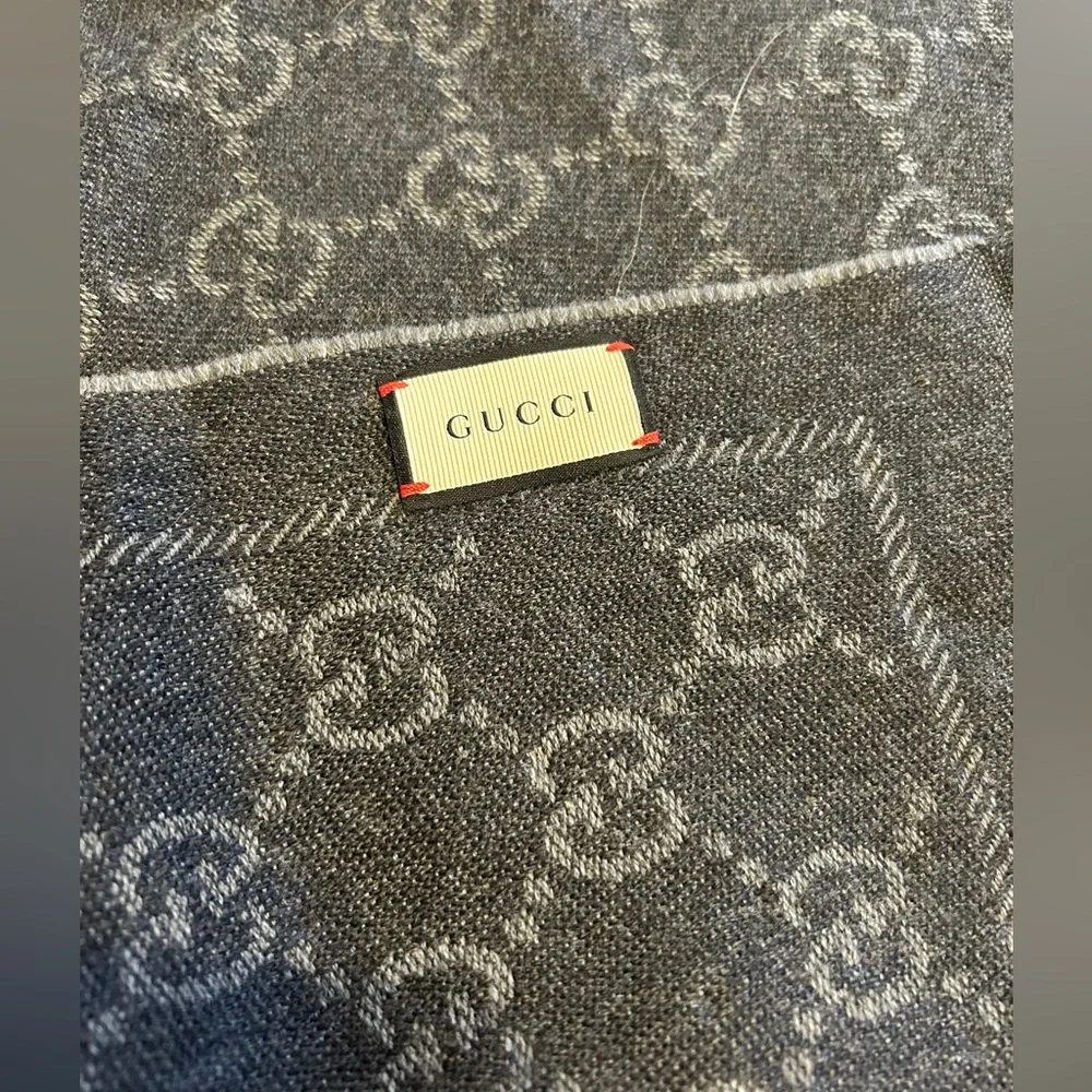 Gucci Rare Vintage Supreme Wool Studded Dark Grey & Silver Reversible GG Scarf - Picture 3 of 7